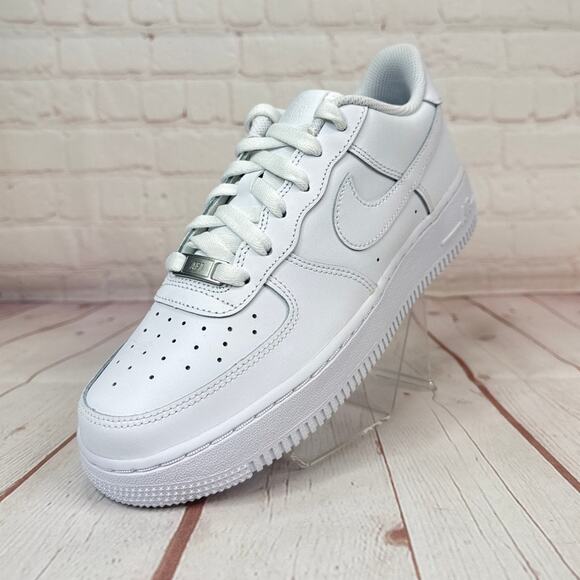Nike Air Force 1 Low Triple White Shoes Size 7Y/Women's Size 8.5 (DH2920-111) - Picture 3 of 11